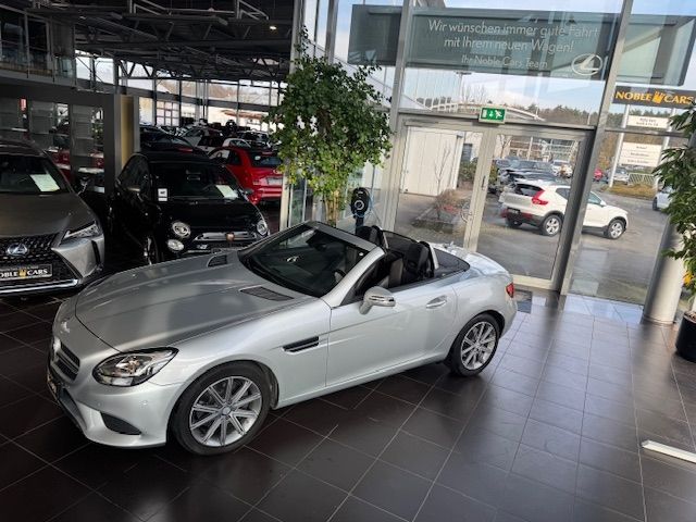Fahrzeugabbildung Mercedes-Benz SLC 300 Roadster PANO NAVI ALU