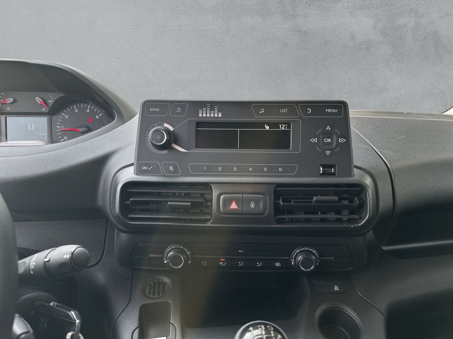 Fahrzeugabbildung Peugeot Partner Peugeot PART PRO EN L1 HDI75 DAB Notbrem