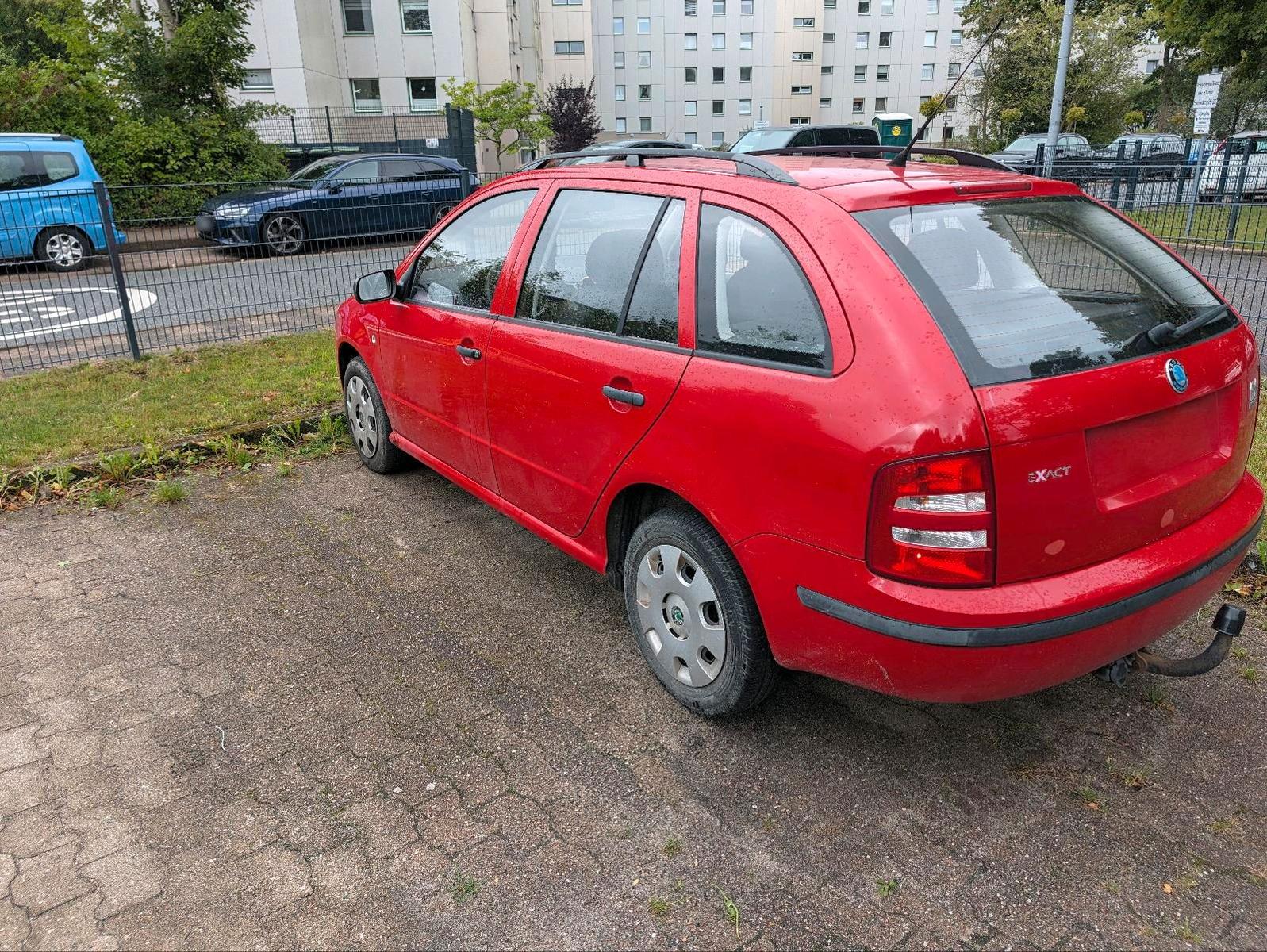 Skoda Fabia 2004 — rear view