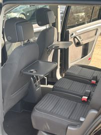 Volkswagen Touran - 8