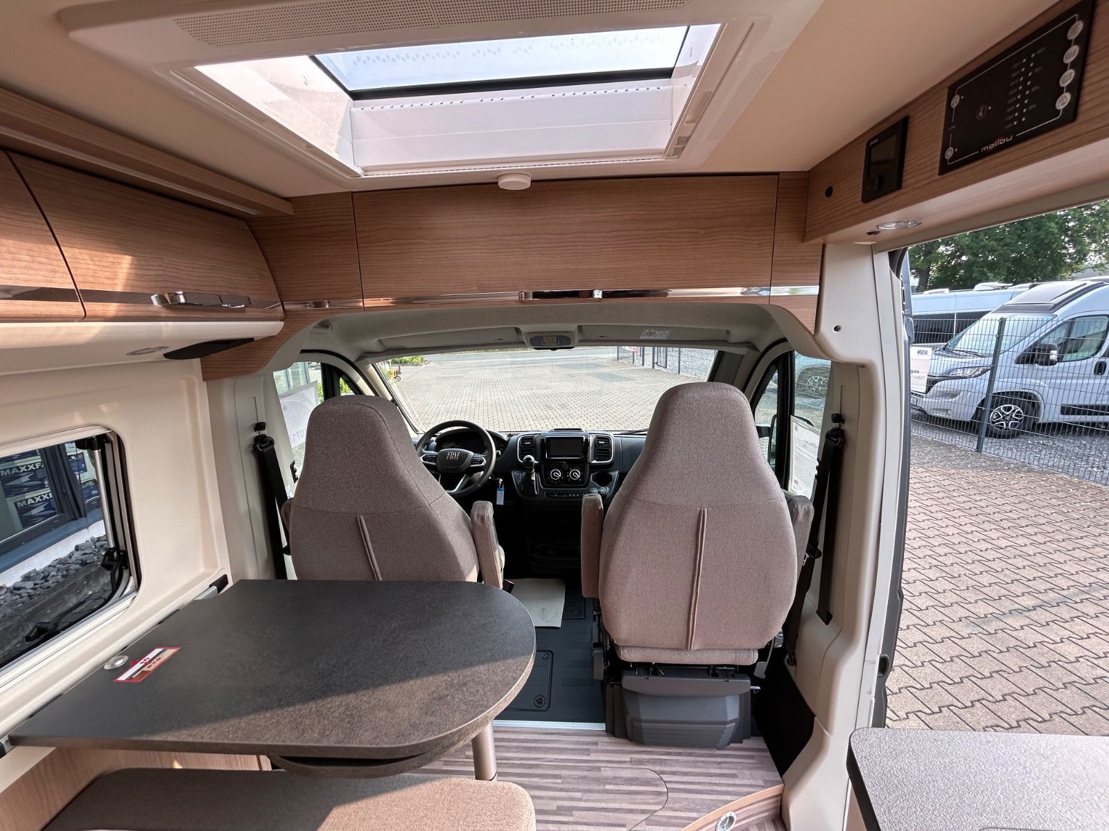 Fahrzeugabbildung Malibu Van Compact 600 LE MJ 25 Autom. Aktion