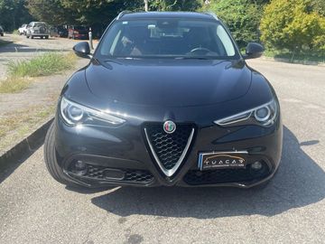 Alfa-Romeo Stelvio - 2