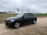 BMW X1 xDrive25e Advantage Steptronic Advantage - BMW X1 Advantage mit Hybrid-Antrieb (Benzin/Elektro)