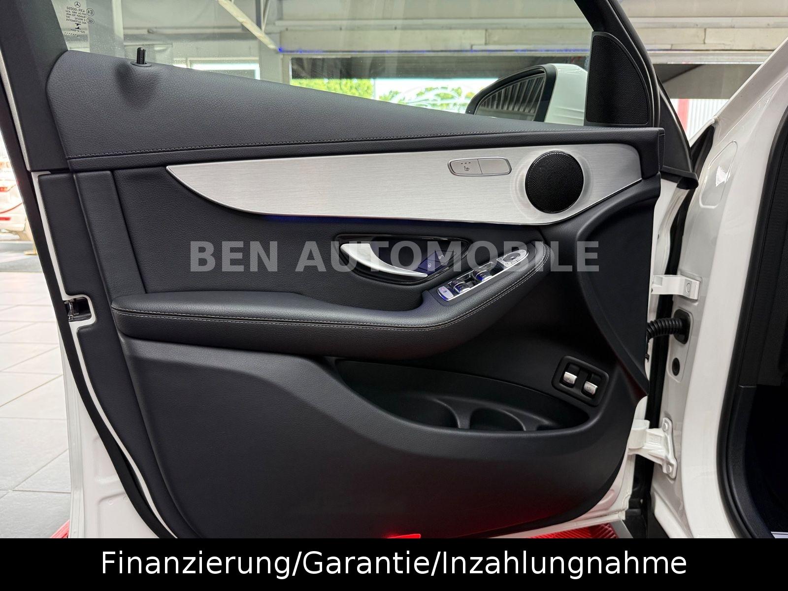 Mercedes-Benz GLC 300d 4Matic PANO+LED+RFK+AHK