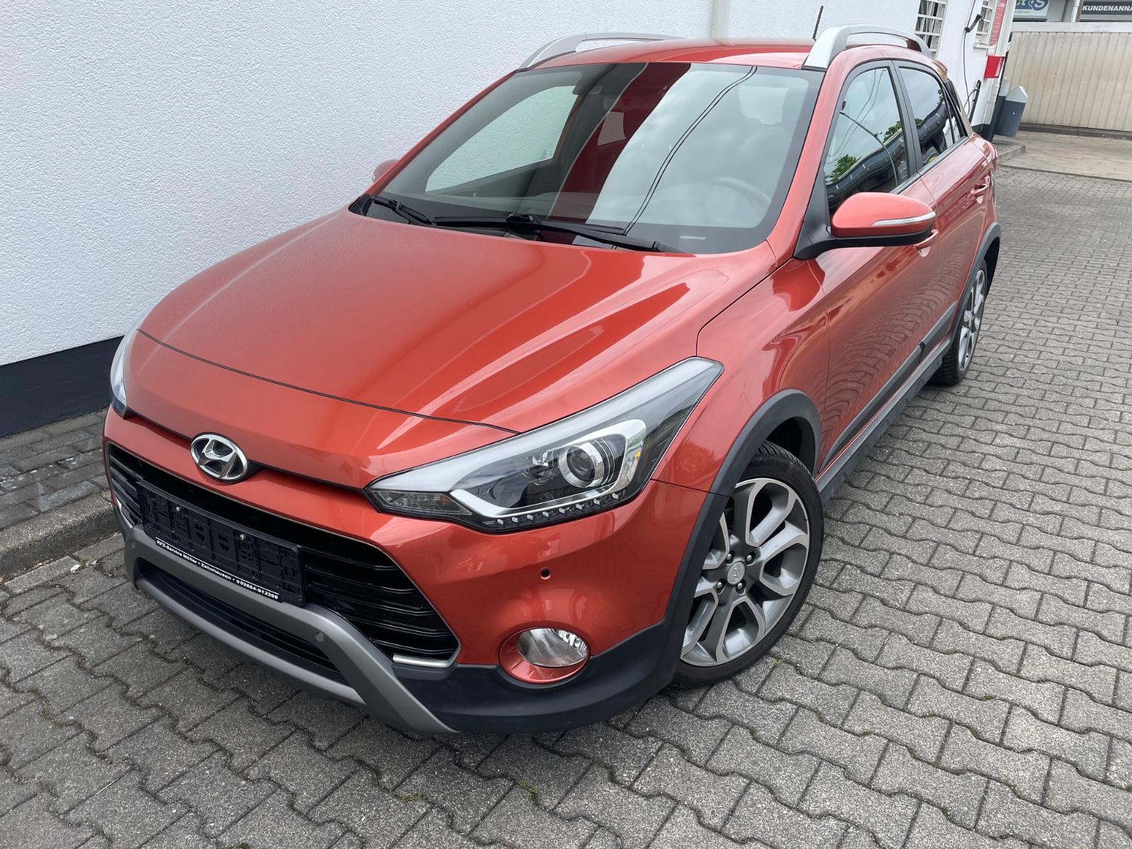 Hyundai i20 Active blue Style / NAVI / 1. Hand