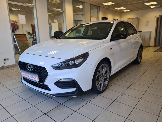 Hyundai i30 N Line / NAVI / LED /