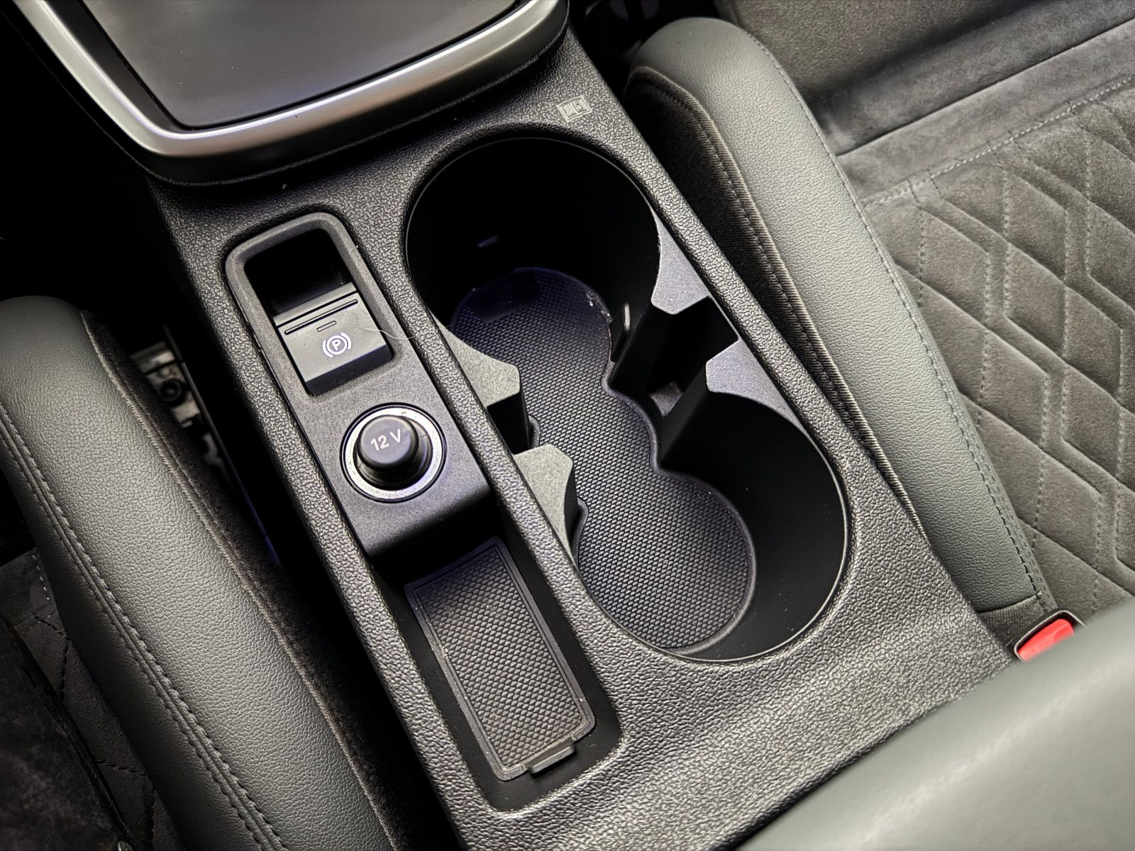 Fahrzeugabbildung Audi A3 Limousine S-LINE RS3 S-SITZE PANO VIRTUAL LED