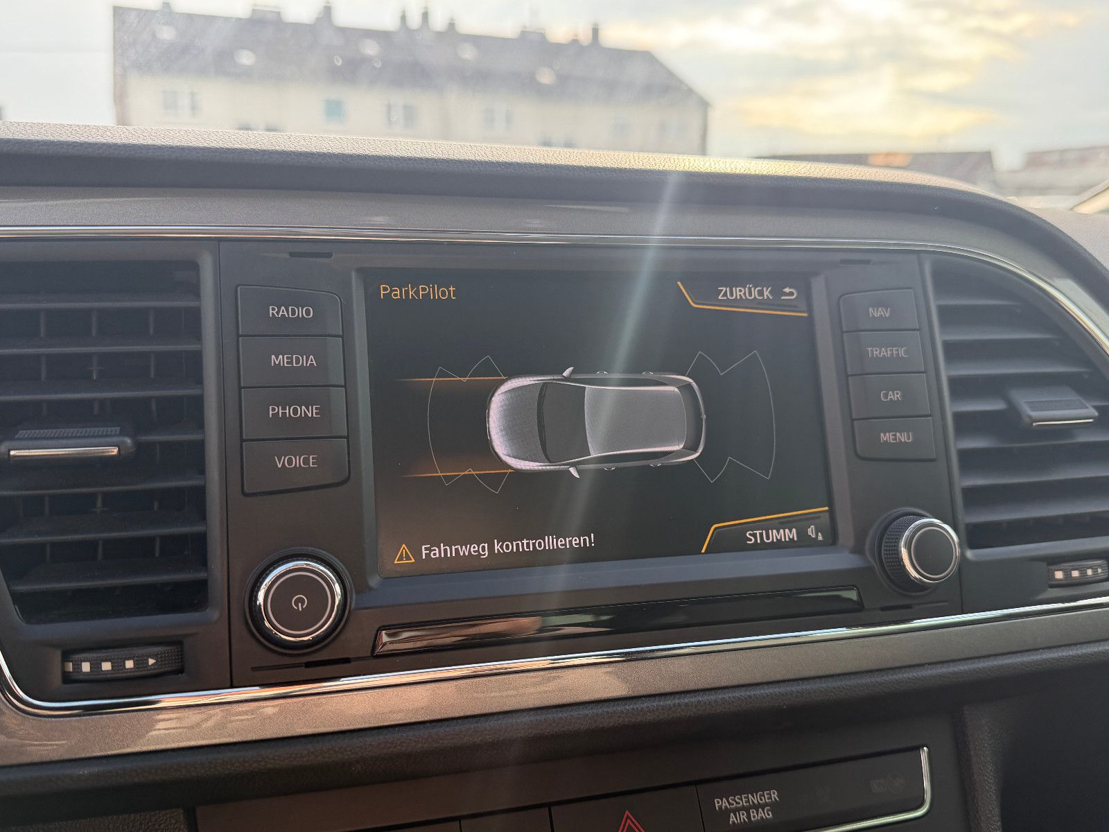 Fahrzeugabbildung SEAT Leon /FR-LINE/LED/NAVI/LEDER/KLIMA/ACC