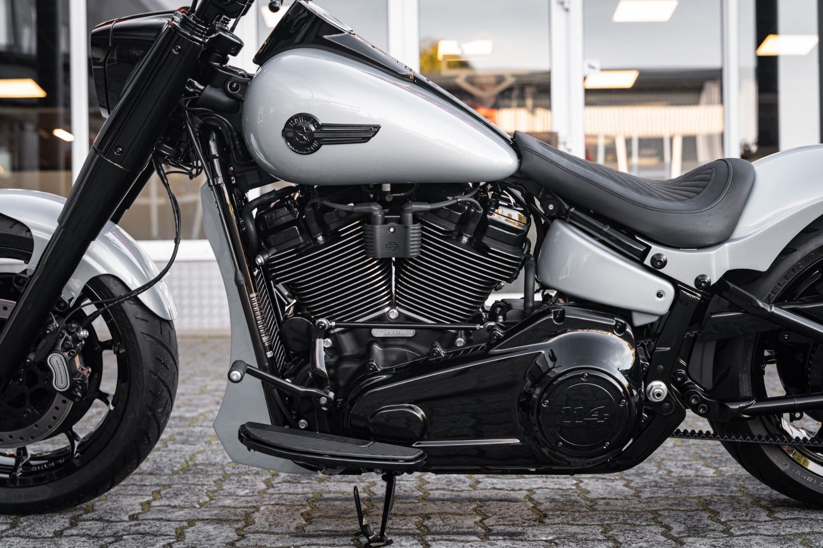 Fahrzeugabbildung Harley-Davidson SILVER DARK FAT BOY FLFBS 114 MY24 - JEKILL&HYDE