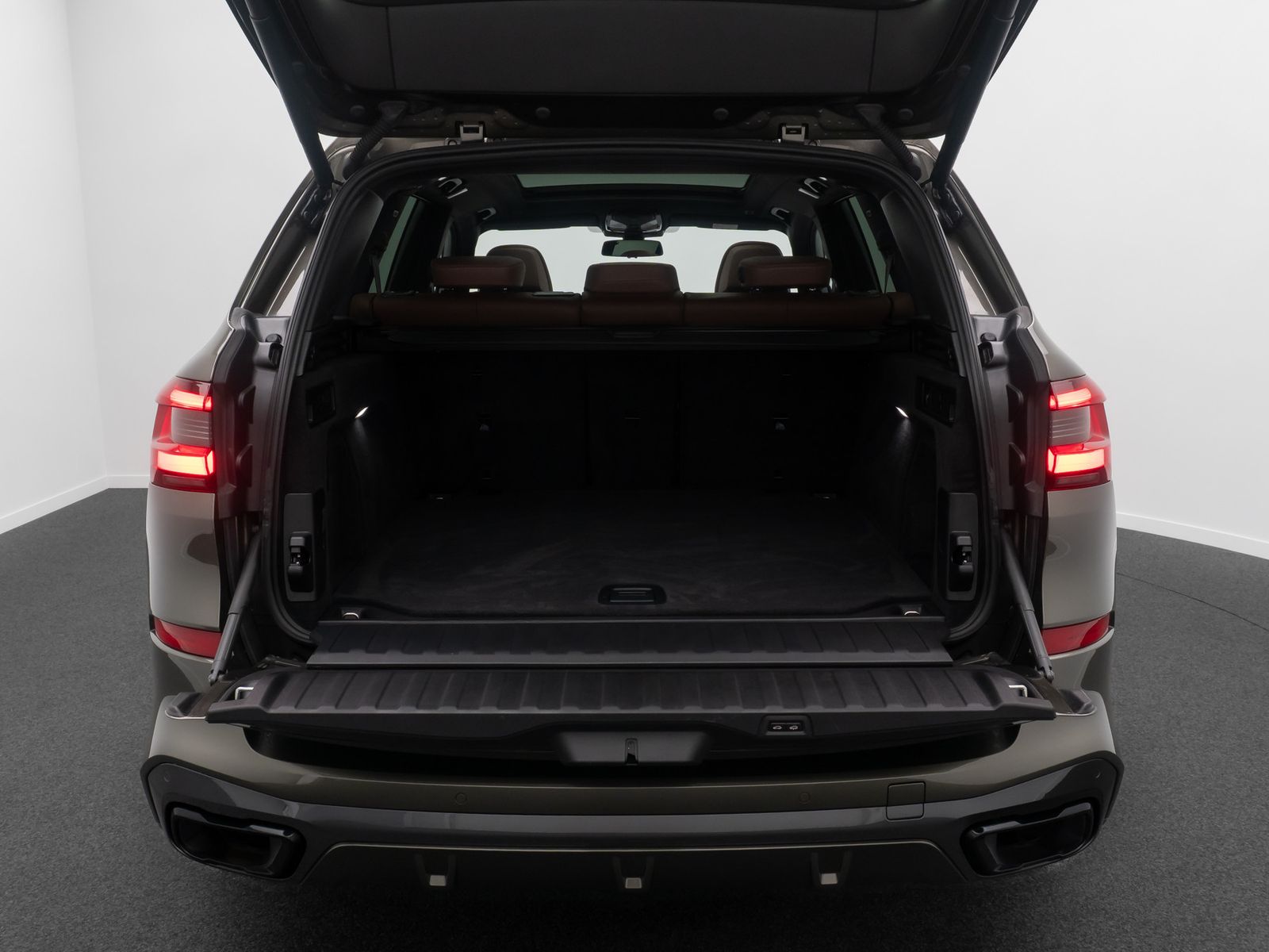 Fahrzeugabbildung BMW X5 xD40d M Sport AHK 360&deg; H/K Panorama Laser 22"