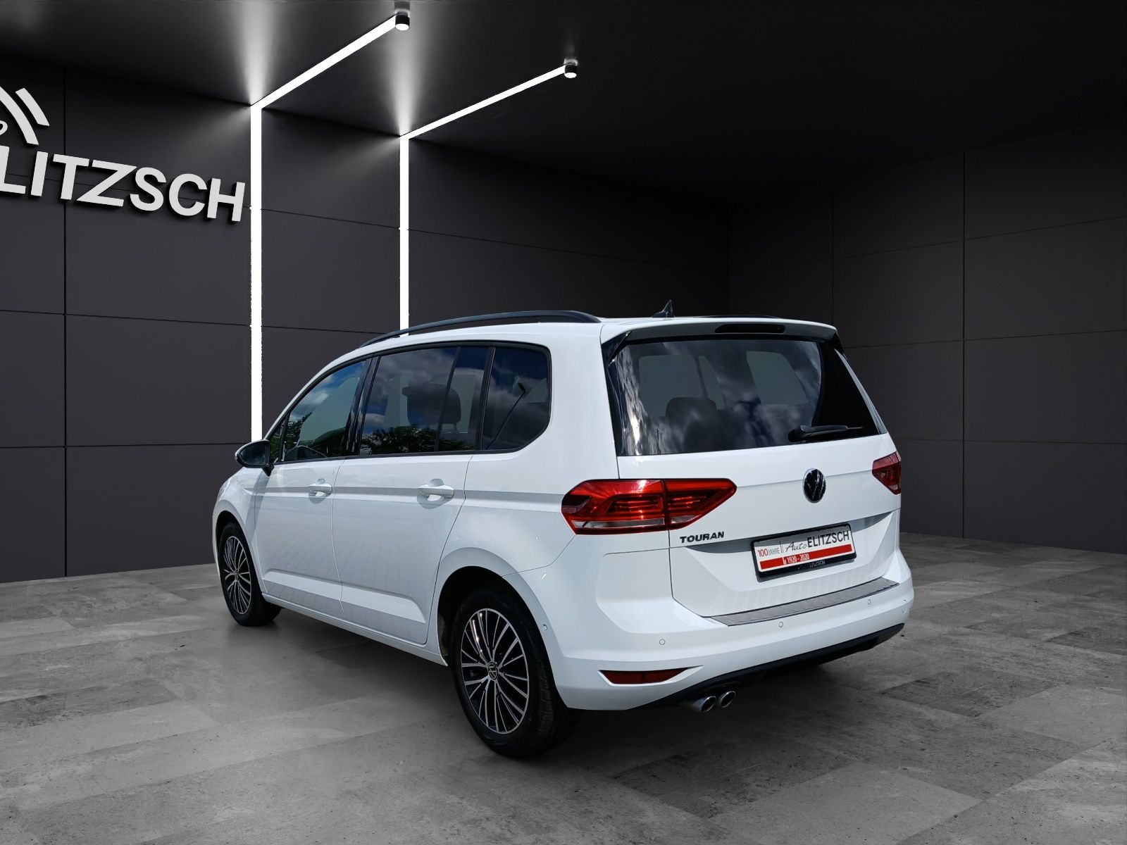 Fahrzeugabbildung Volkswagen Touran 2.0 TDI Highline DSG AHK Pano Kamera