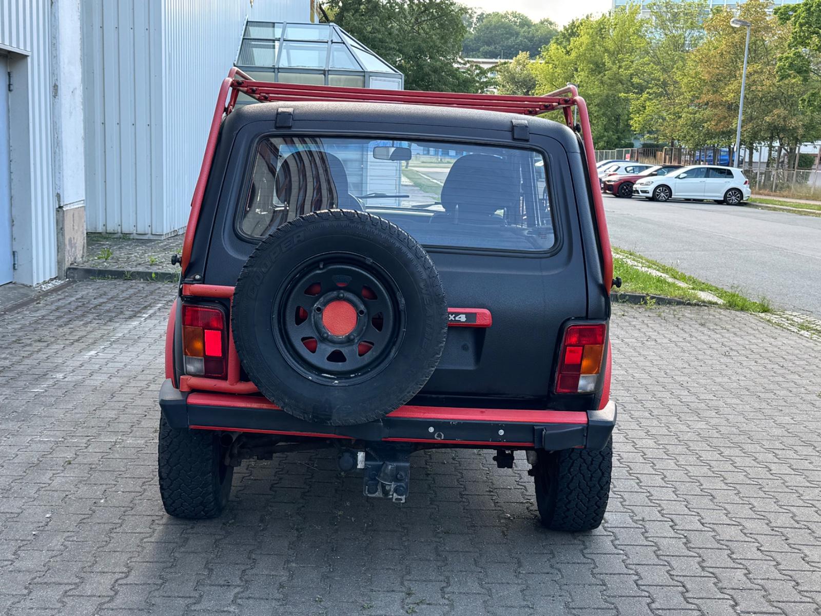 LADA NIVA - 1.7I 4X4 ORIGINAL - 83 CV - BVM - ATTELAGE FIXE