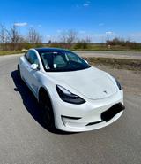 Tesla Model 3 Performance Dual AWD 1. Hand  - Tesla Model 3 in Köln