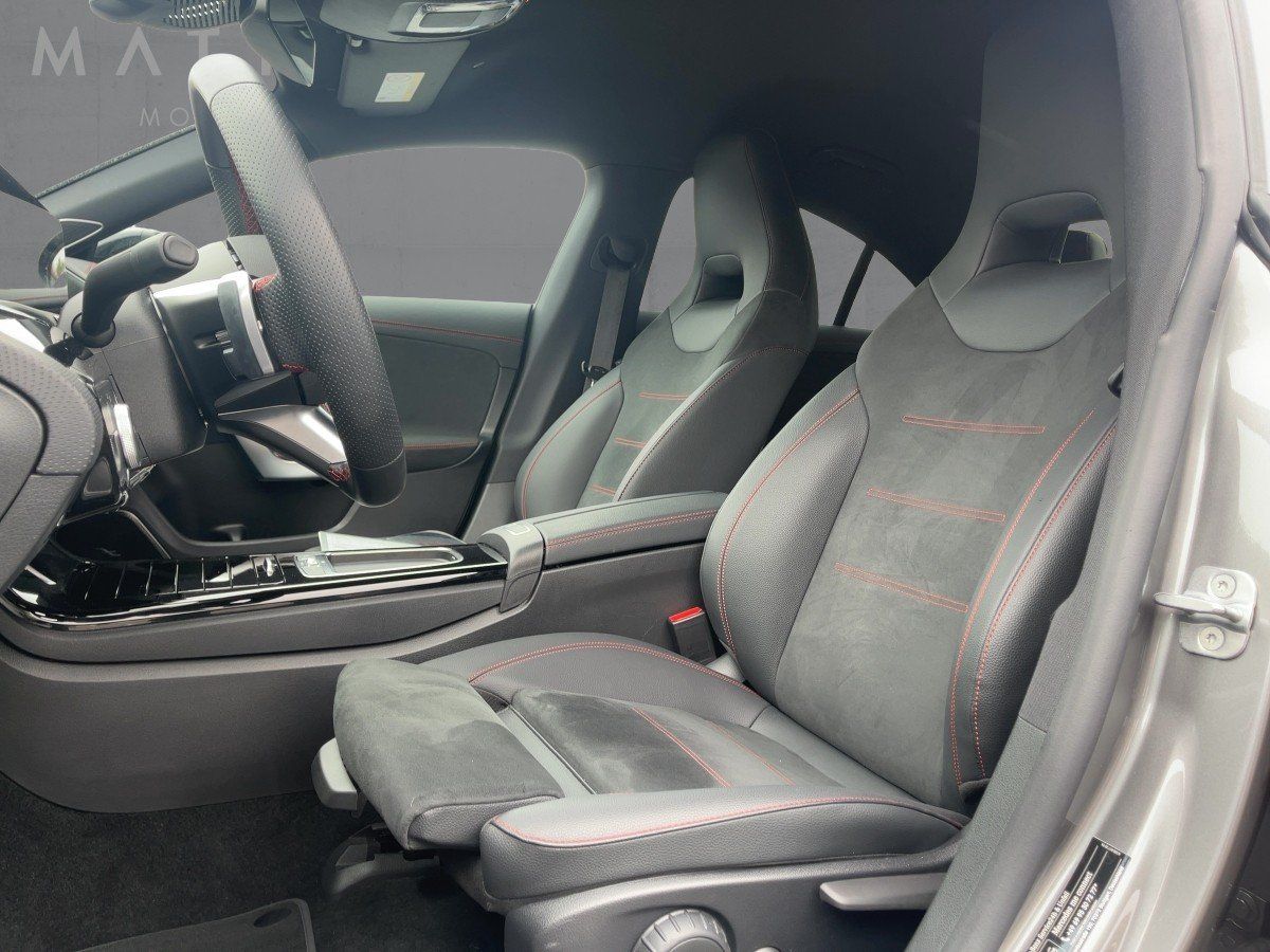 Fahrzeugabbildung Mercedes-Benz CLA 220 d AMG/Night/360°/AHK/19''