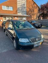 Volkswagen Sharan 1.8t - Volkswagen Sharan mit Benzin-Antrieb: Kleinbus, Automatik, 1.8