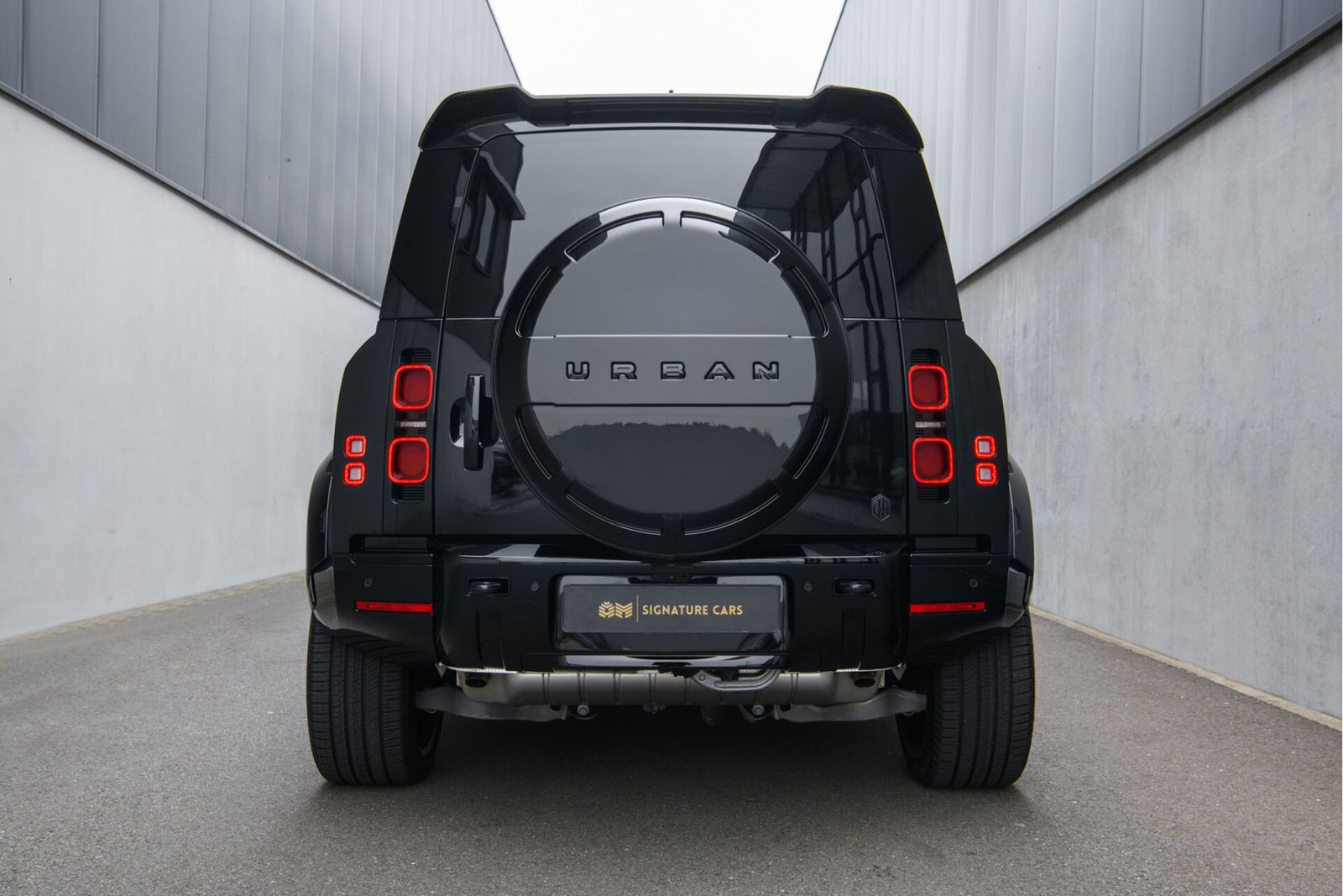 Land Rover Defender 110 P300e HSE X-Dynamic Jumpseat 6p Urb imagem 3