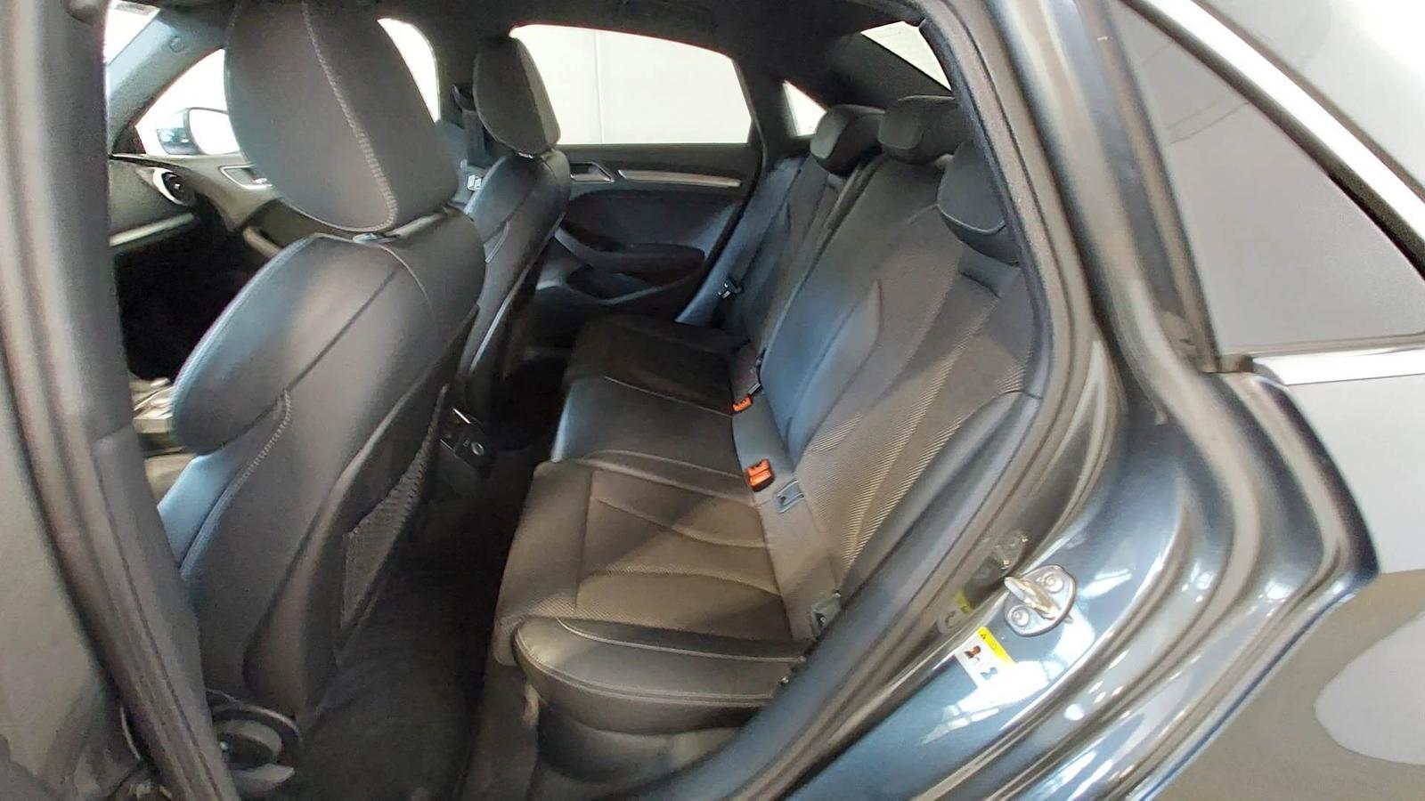 Audi A3 LIMOUSINE 35TFSi 2x S LINE 18Z/LED/ACC/NAVI