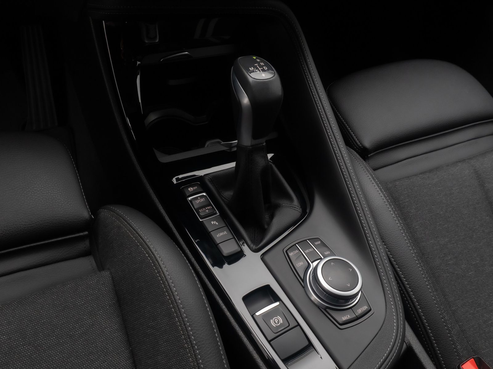 Fahrzeugabbildung BMW X1 xD25e Sport Line ParkAss DAB Navi LED 18Zoll