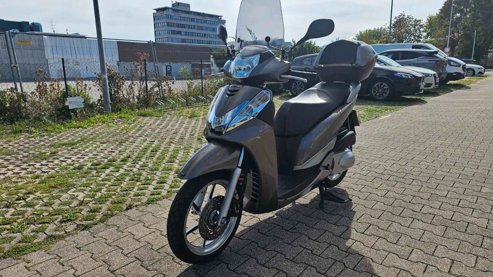 Honda SH 300i ABS, 1 Hand, Akrapovic, Topcase
