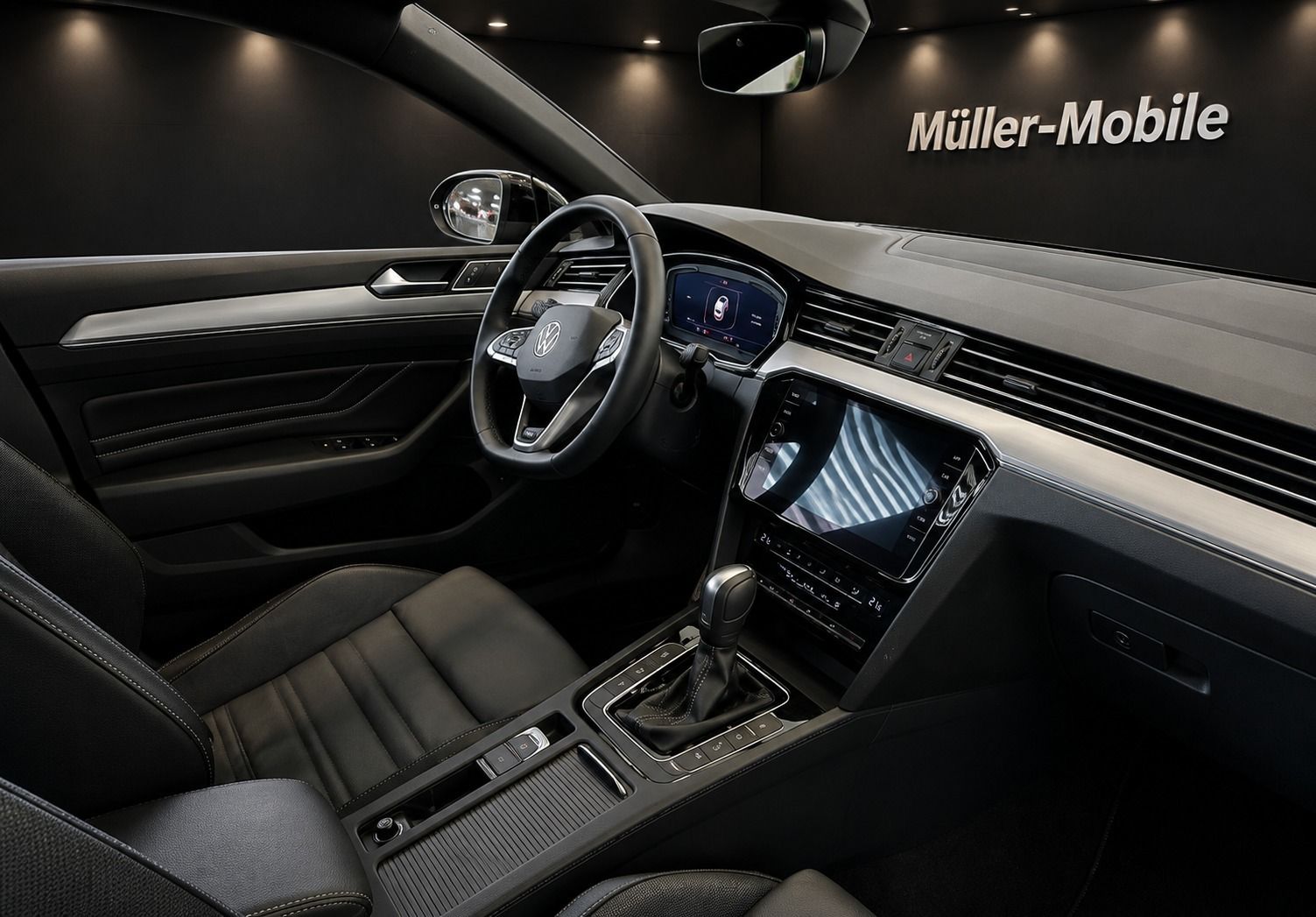 Fahrzeugabbildung Volkswagen Passat Variant 2.0TDI DSG R-LINE ANHZV STANDHZG