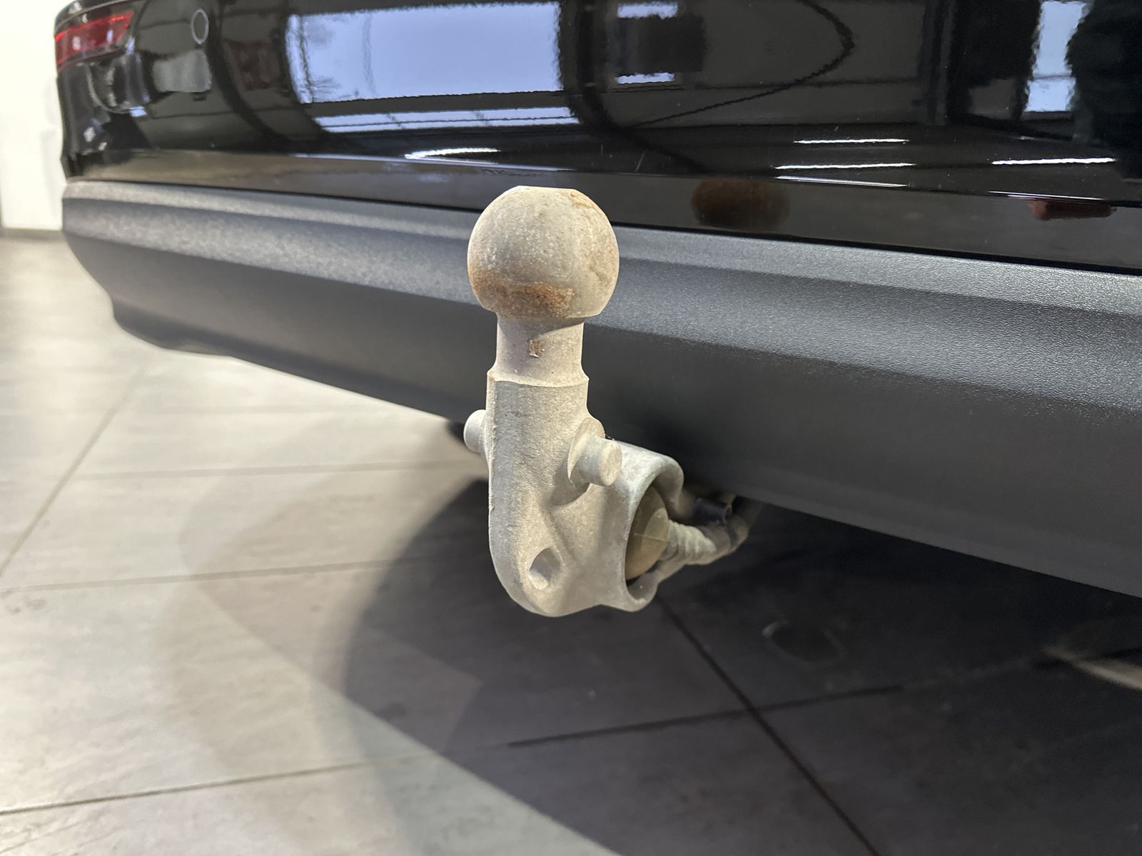 Fahrzeugabbildung Volvo V60 B4 D Core NAV+LED+KAM+AHK+VCOCKPIT+17ZO+1HD