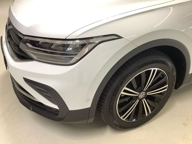 Tiguan Active 1,5 l 96 kW LED, Navi, ACC, FS beh