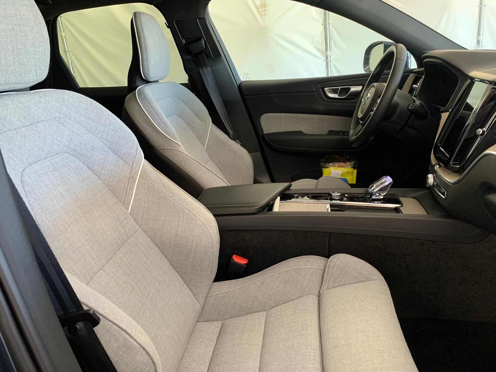 Volvo XC60 Inscription Hybrid AWD Pano 4xSiHz ACC 360k imagem 3