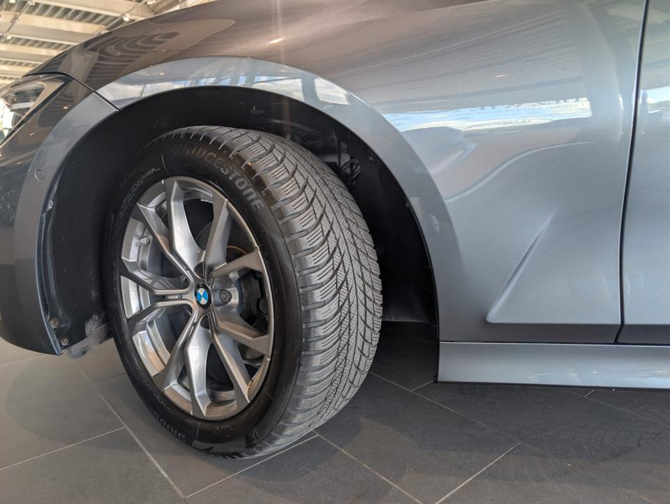 BMW 320i Limousine