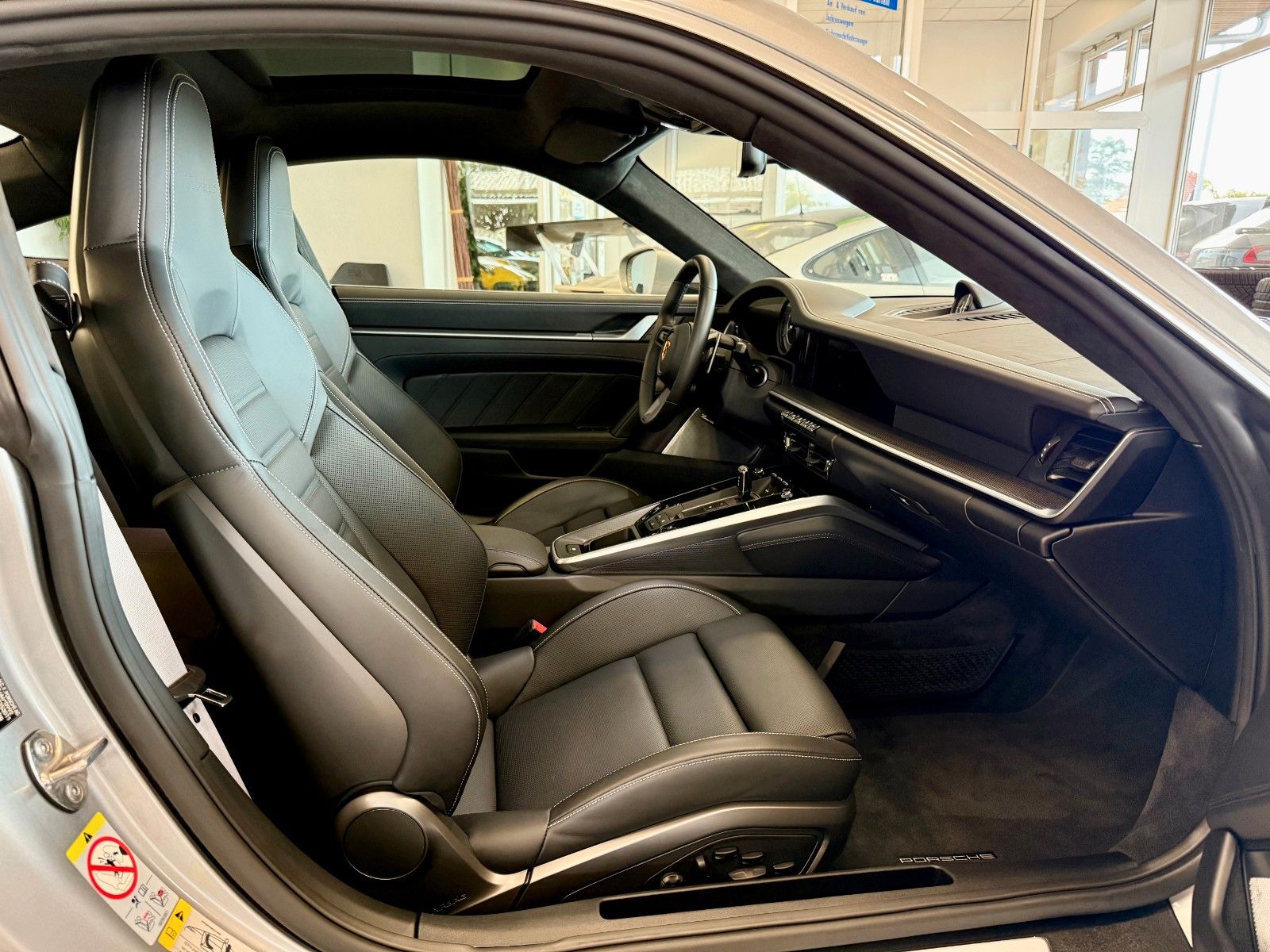 Fahrzeugabbildung Porsche 911 992 Turbo S LIFT/SportDesign/Glasdach/ACC