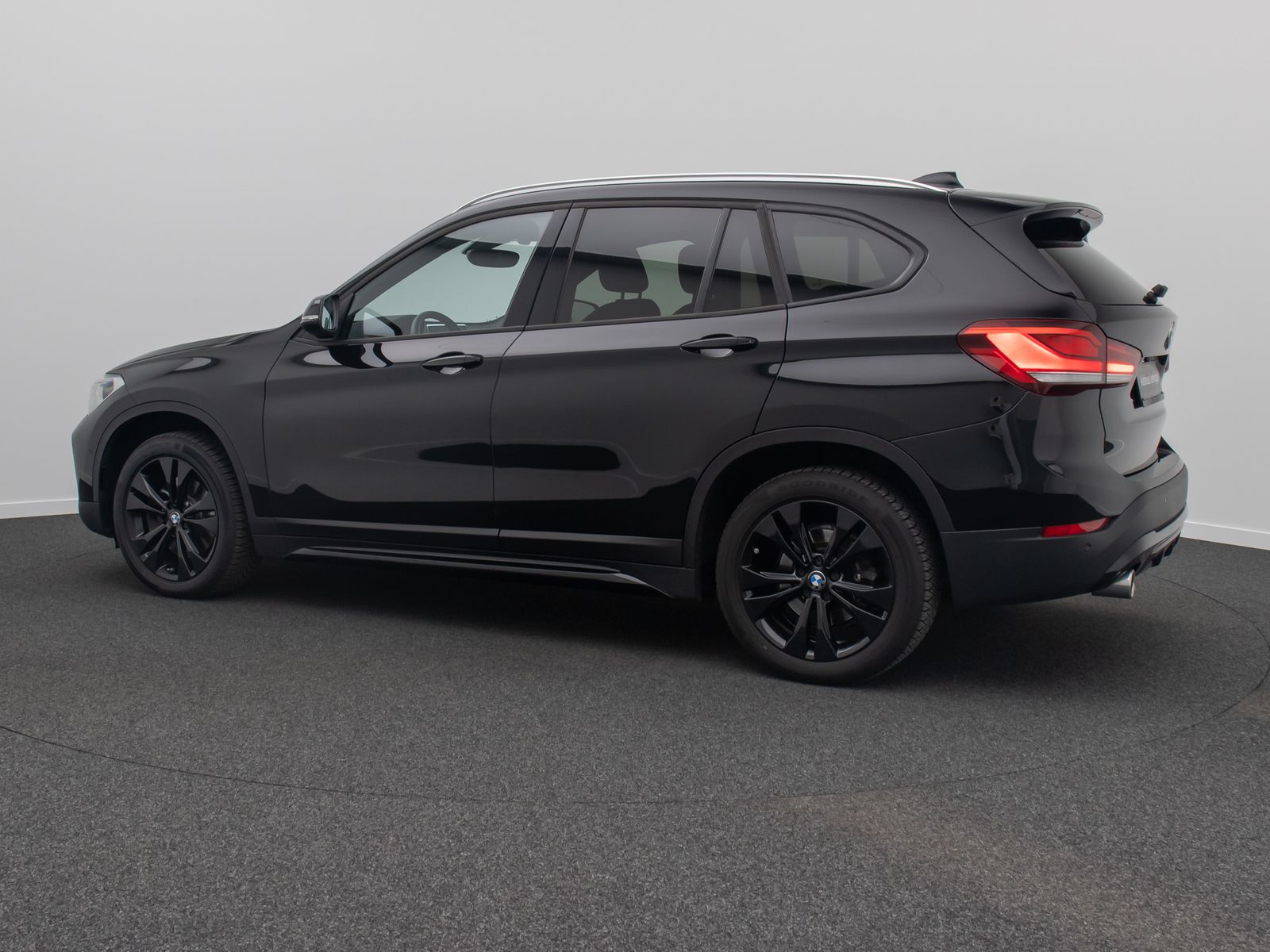 Fahrzeugabbildung BMW X1 xD20i Sport Line Panorama Parkassist DAB HiFi