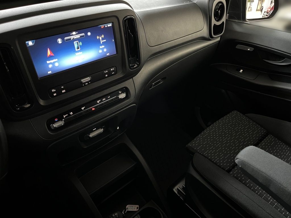 Fahrzeugabbildung Mercedes-Benz Vito 119 Mixto extralang 5Sitze LED MBUX 2,5tAHK