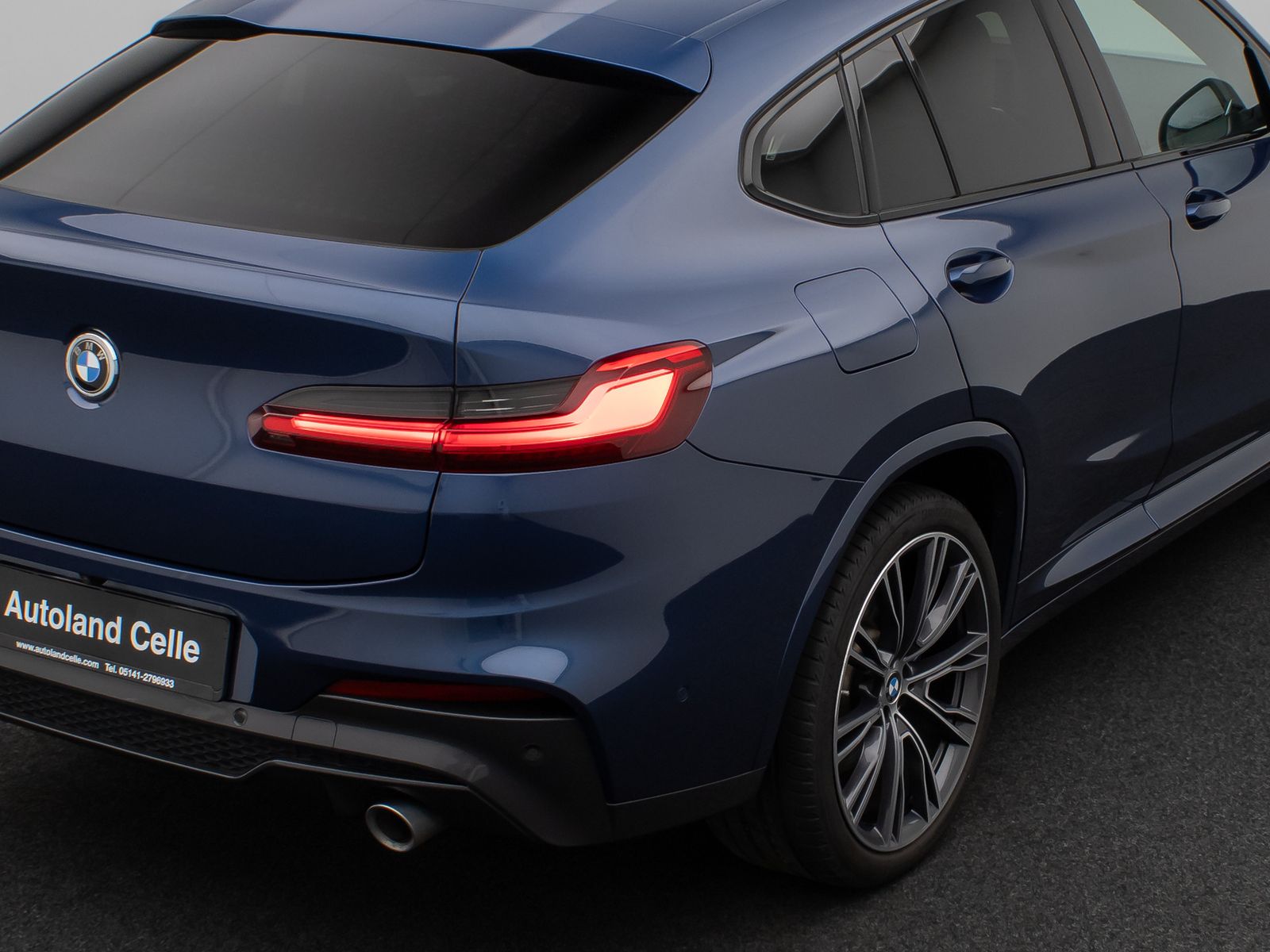 Fahrzeugabbildung BMW X4 xD30d M Sport Panorama Kamera HUD H/K AHK 21"