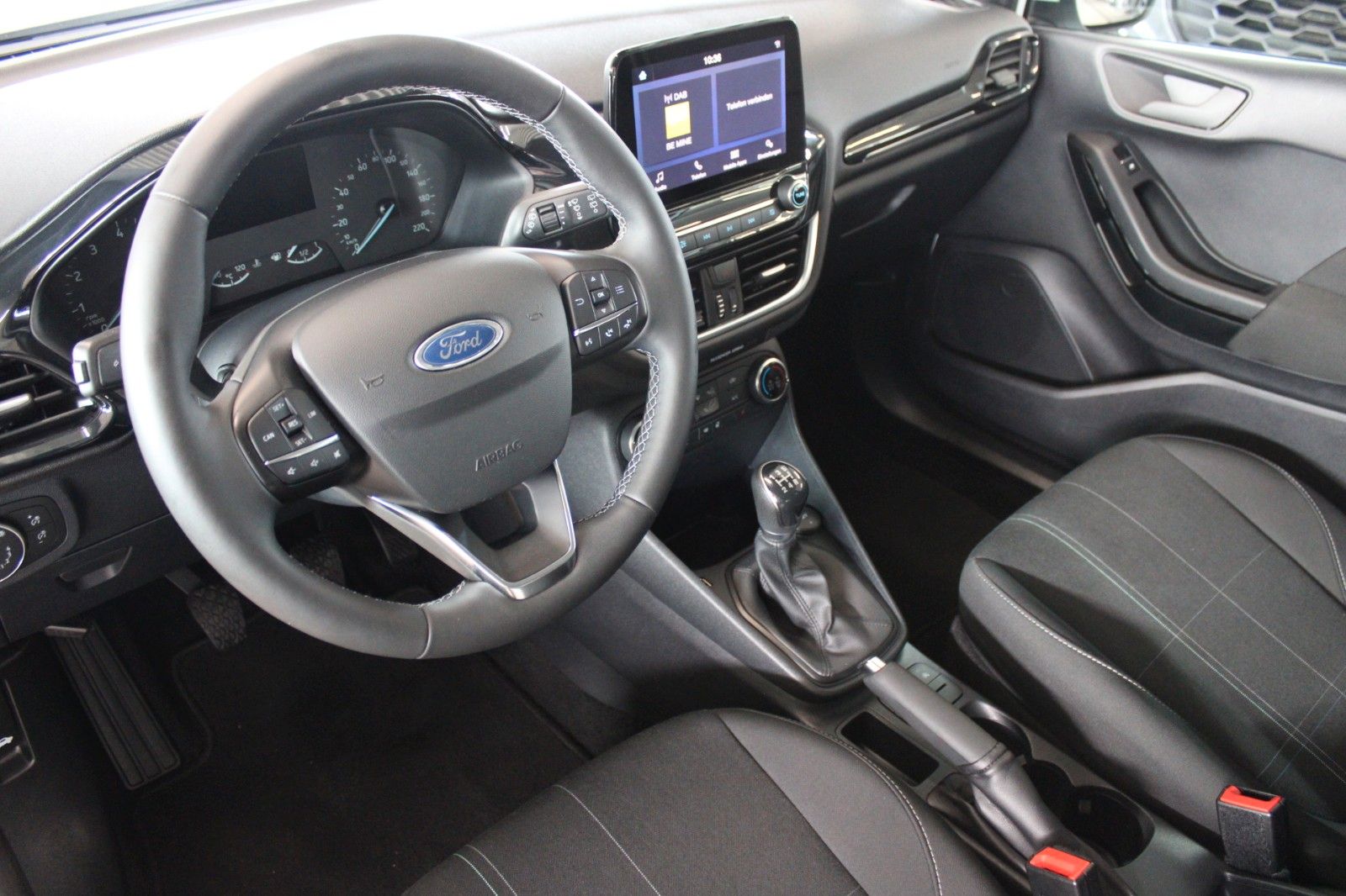 Fahrzeugabbildung Ford Fiesta Trend LED KLIMA WinterPaket DAB 1. Hand