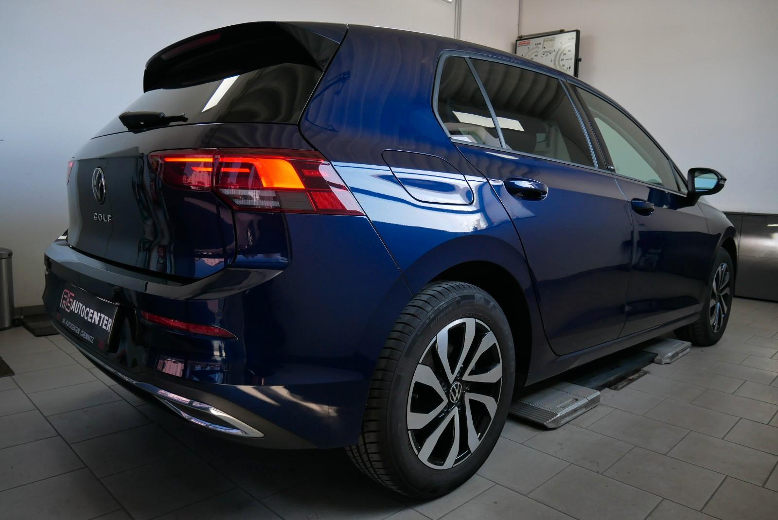 Volkswagen Golf VIII Lim. 1.5 TSI Active LED ACC Totwinkel