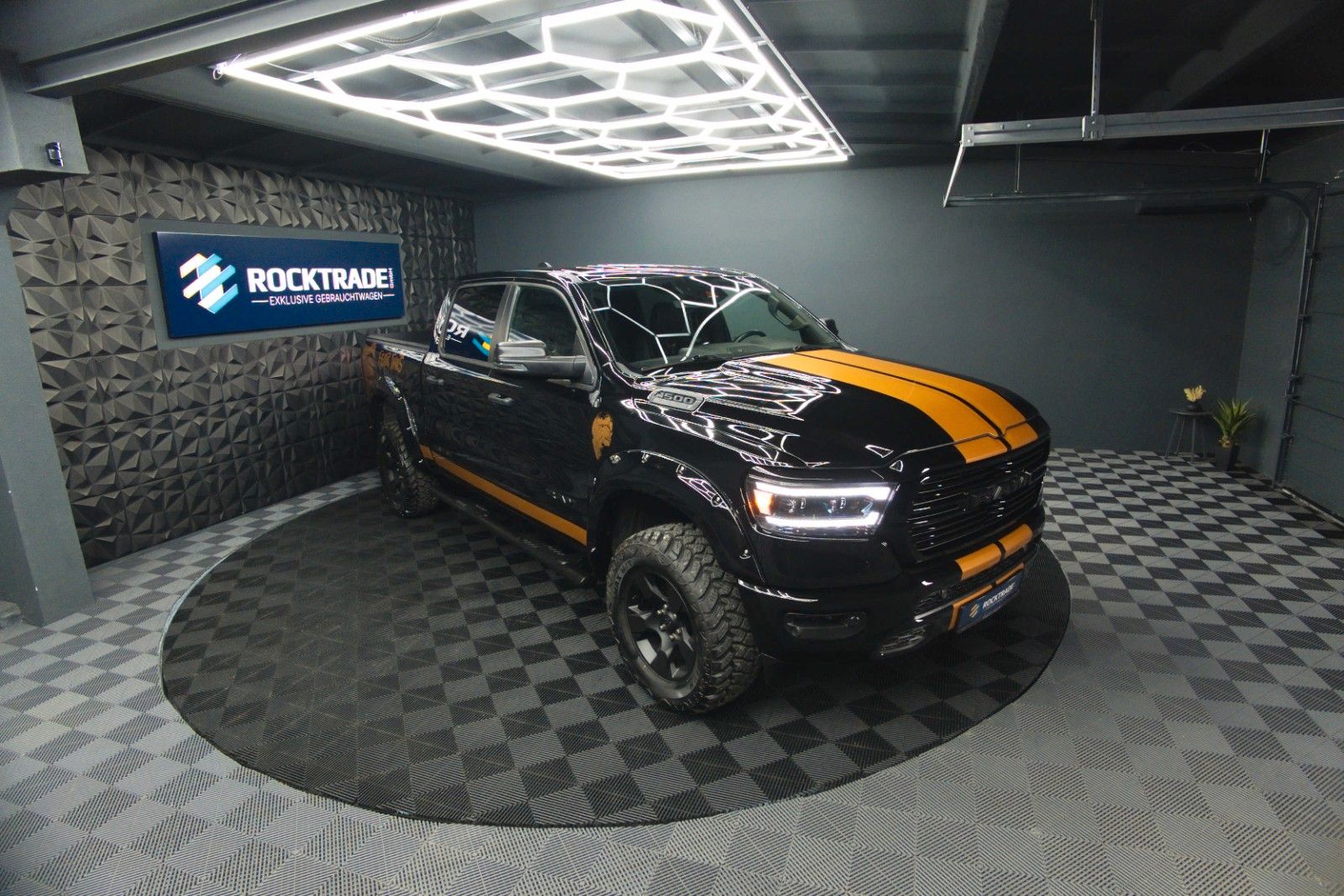 Fahrzeugabbildung Dodge RAM 5.7 V8 HEMI 4x4 OFFROAD Night RAPTOR 19%