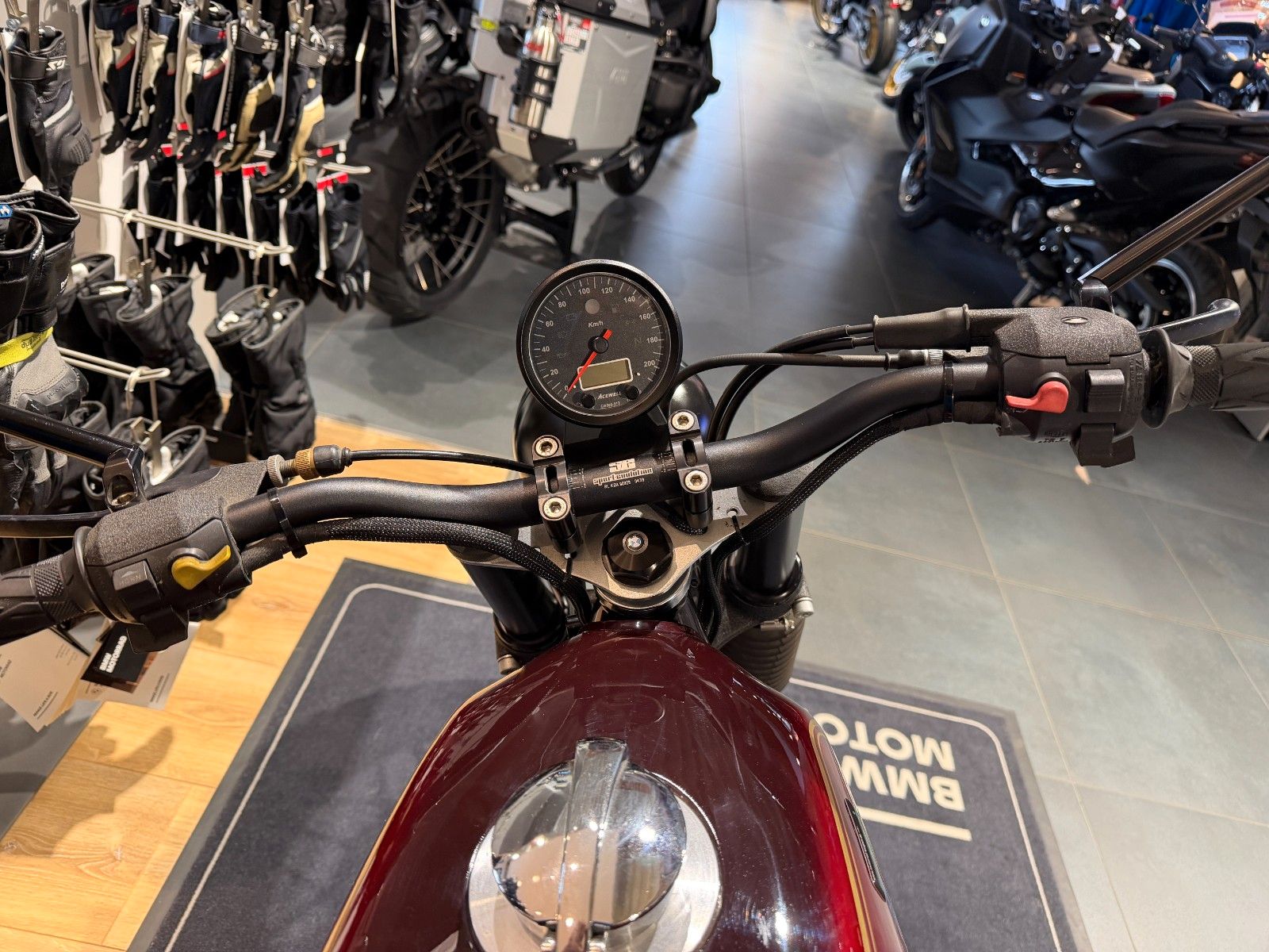 Fahrzeugabbildung BMW R 100 vollständig revidiert!