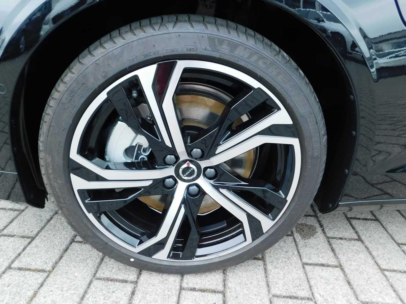 Fahrzeugabbildung Volvo V60 Plug-In-Hybrid T6 Plug-in Hybrid AWD Plus Br