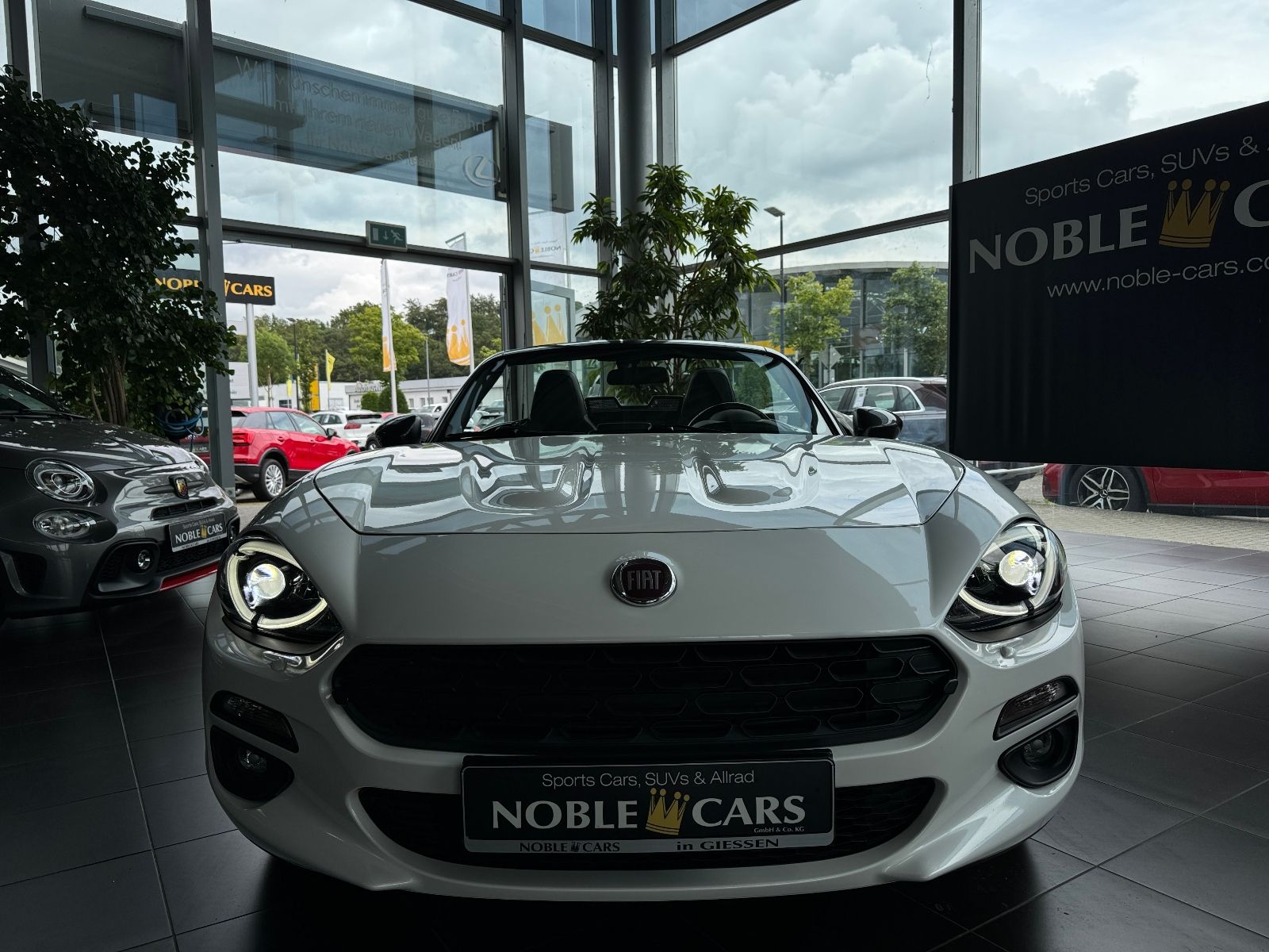 Fahrzeugabbildung Fiat 124 Spider S-Design KLIMA LED NAVI ALU