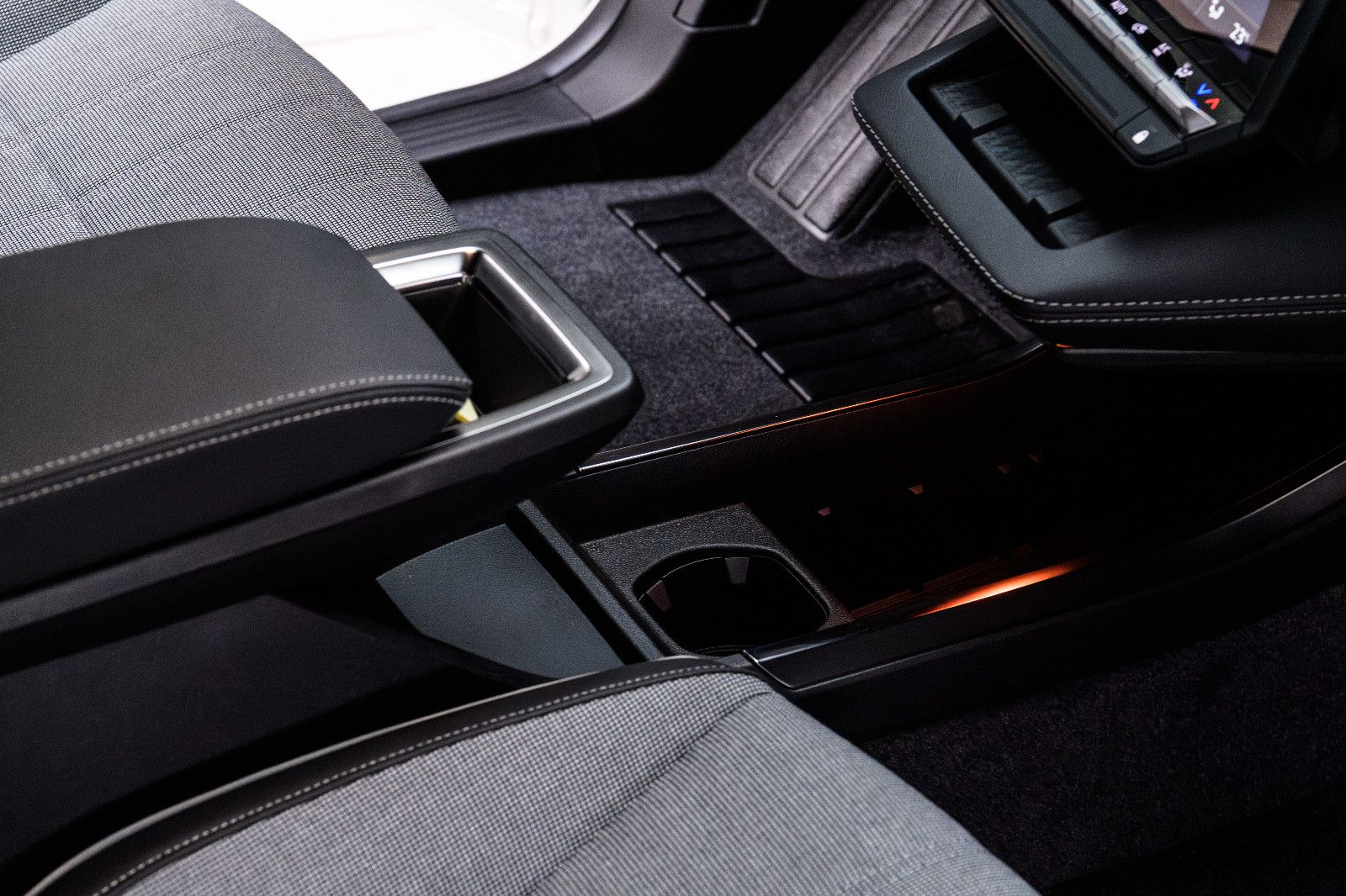 Fahrzeugabbildung Mitsubishi Eclipse Cross Diamant TOP *22KW Laden