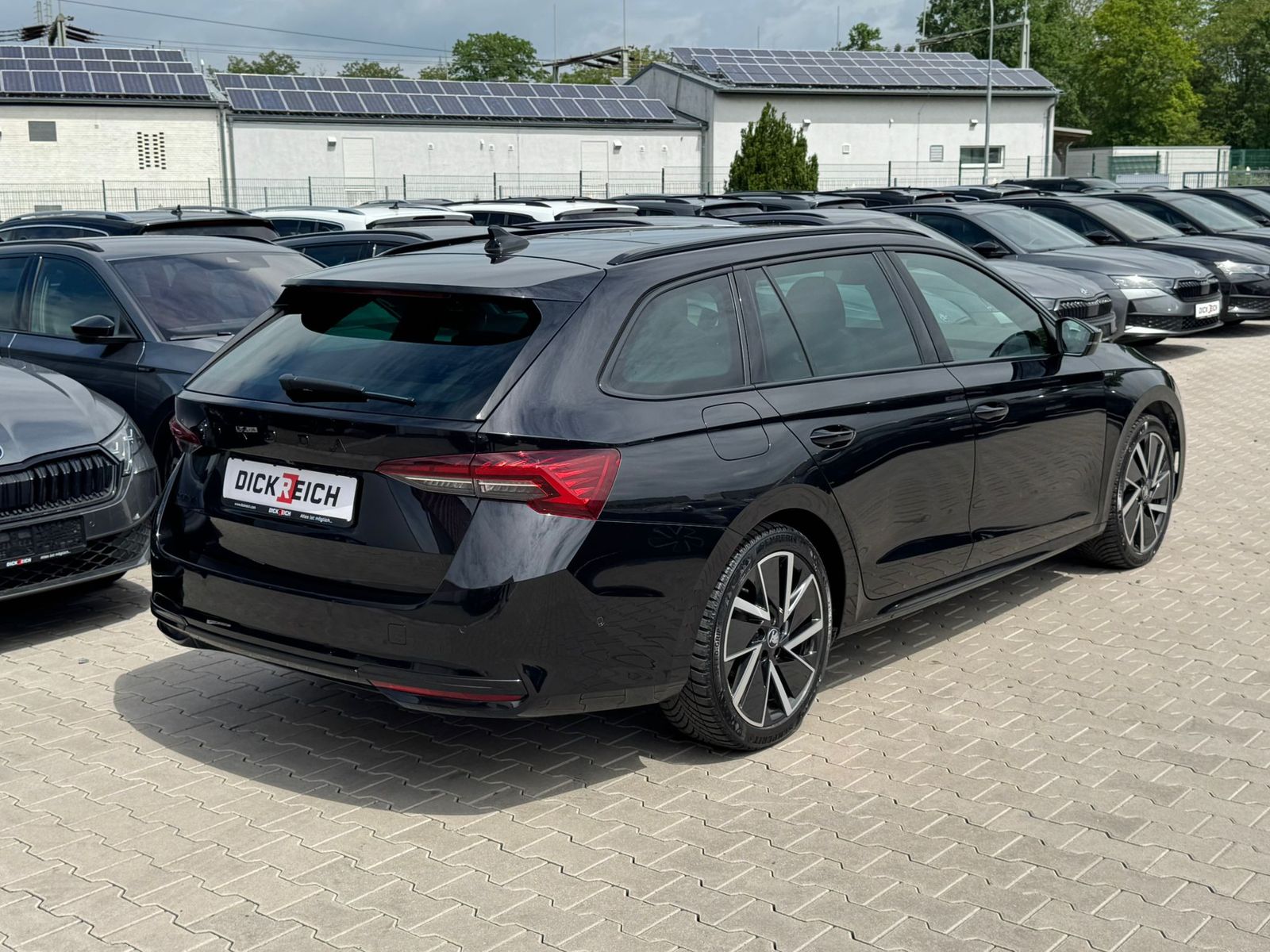 Fahrzeugabbildung SKODA Octavia 2.0 DSG Sportline MATRIX*PANO*CANT.*5J.G