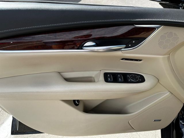 Fahrzeugabbildung Cadillac XT5 Premium AWD , NAVI+RFK*HEAD-UP*PANO*AHK