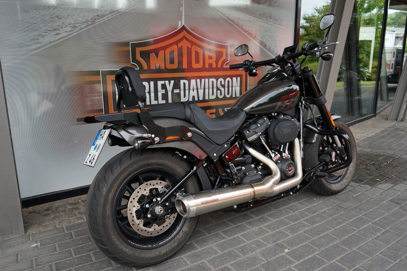 Fahrzeugabbildung Harley-Davidson Softail Fat Bob mit Jekill & Hyde