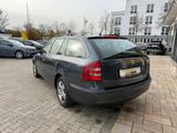 Skoda Octavia Combi 1.6 Team Edition - Skoda Octavia aus 2008: Kombi
