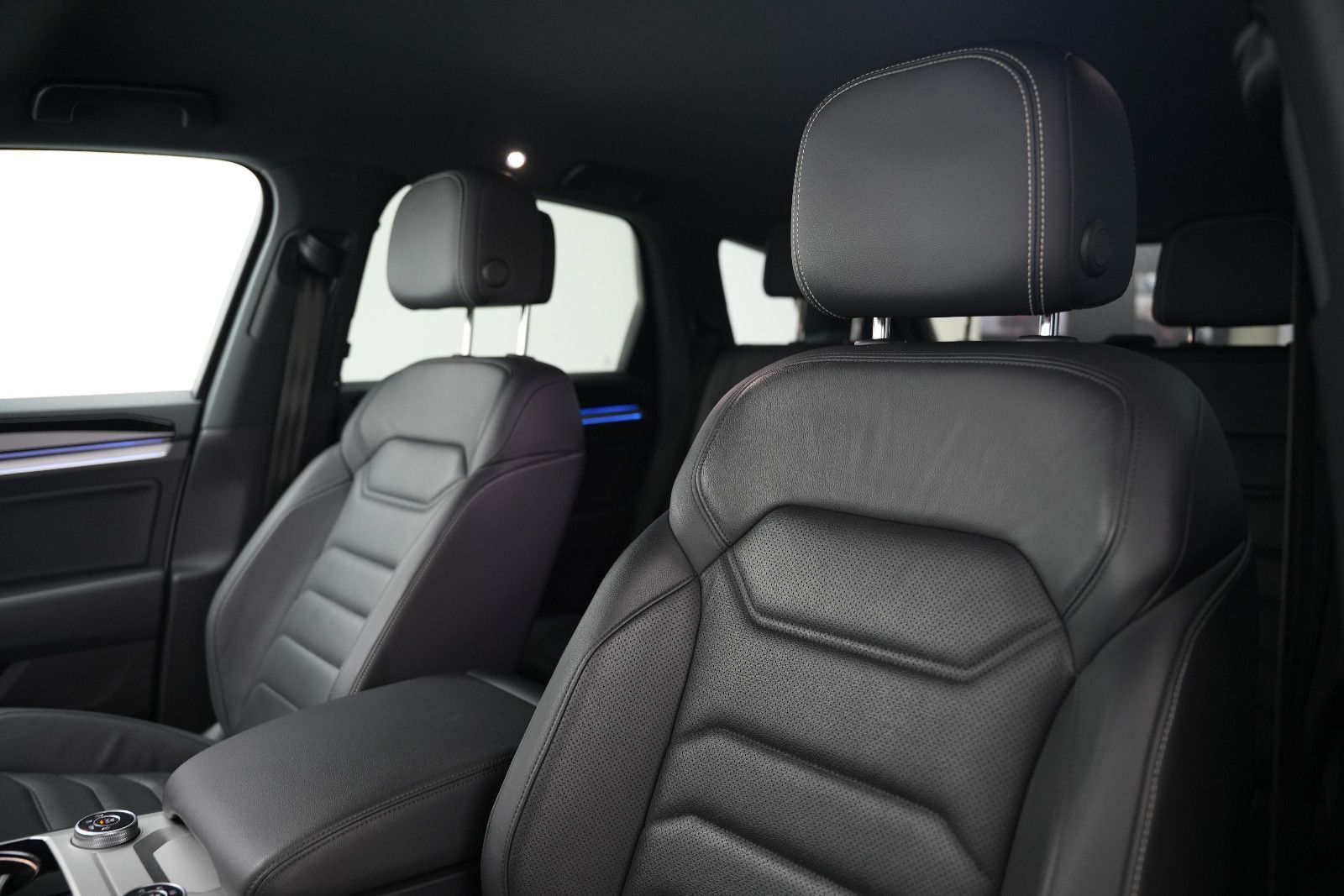 Fahrzeugabbildung Volkswagen Touareg SPORT/ 4Motion/VIRTUAL/AMBIENT/360''KAM