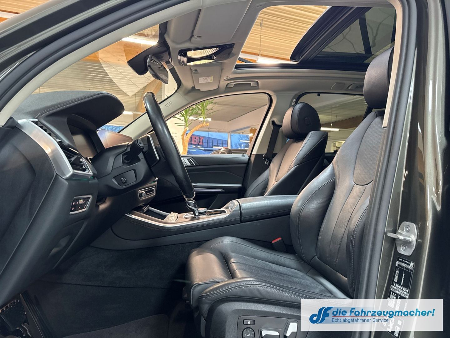 Fahrzeugabbildung BMW X5 xDrive 30d xLine M-Paket Laserlicht HUD Stand