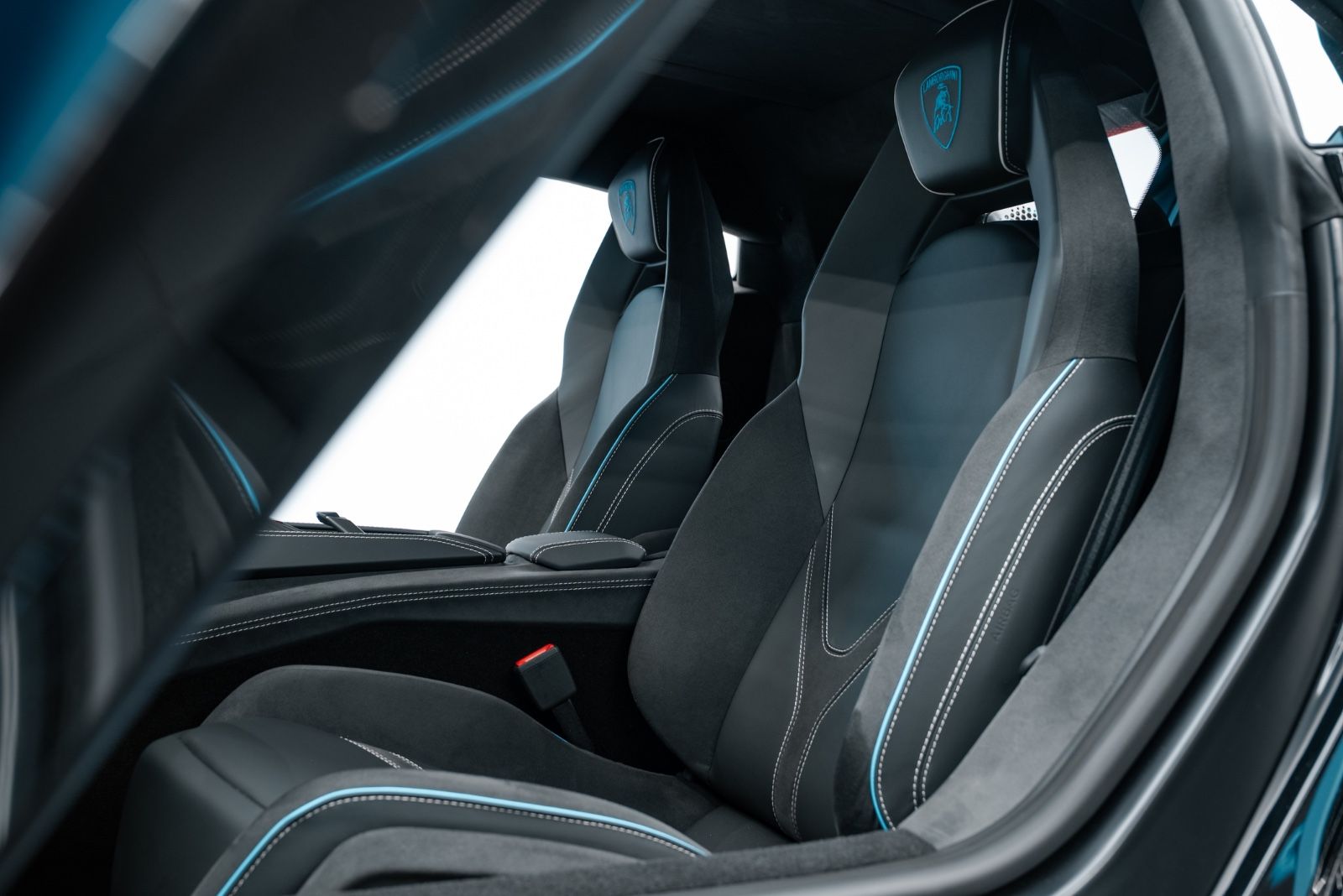 Fahrzeugabbildung Lamborghini Revuelto V12/STOCK/ STYLE PACK/PASS. DISPLAY