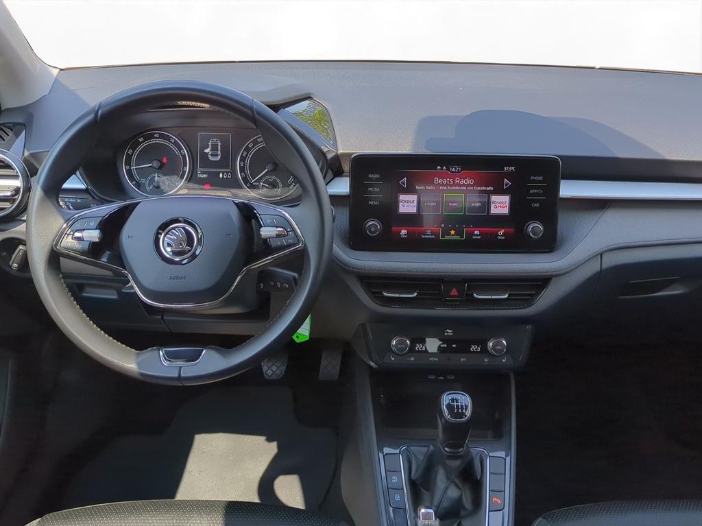 Skoda Fabia 2023 г. Белый, пробег 59900 км