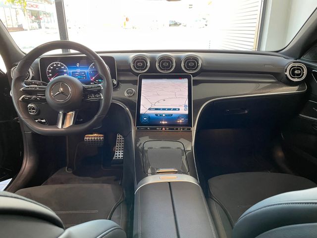 Fahrzeugabbildung Mercedes-Benz C 300 d T/AMG/Digital Light/AHK/Pano/19"