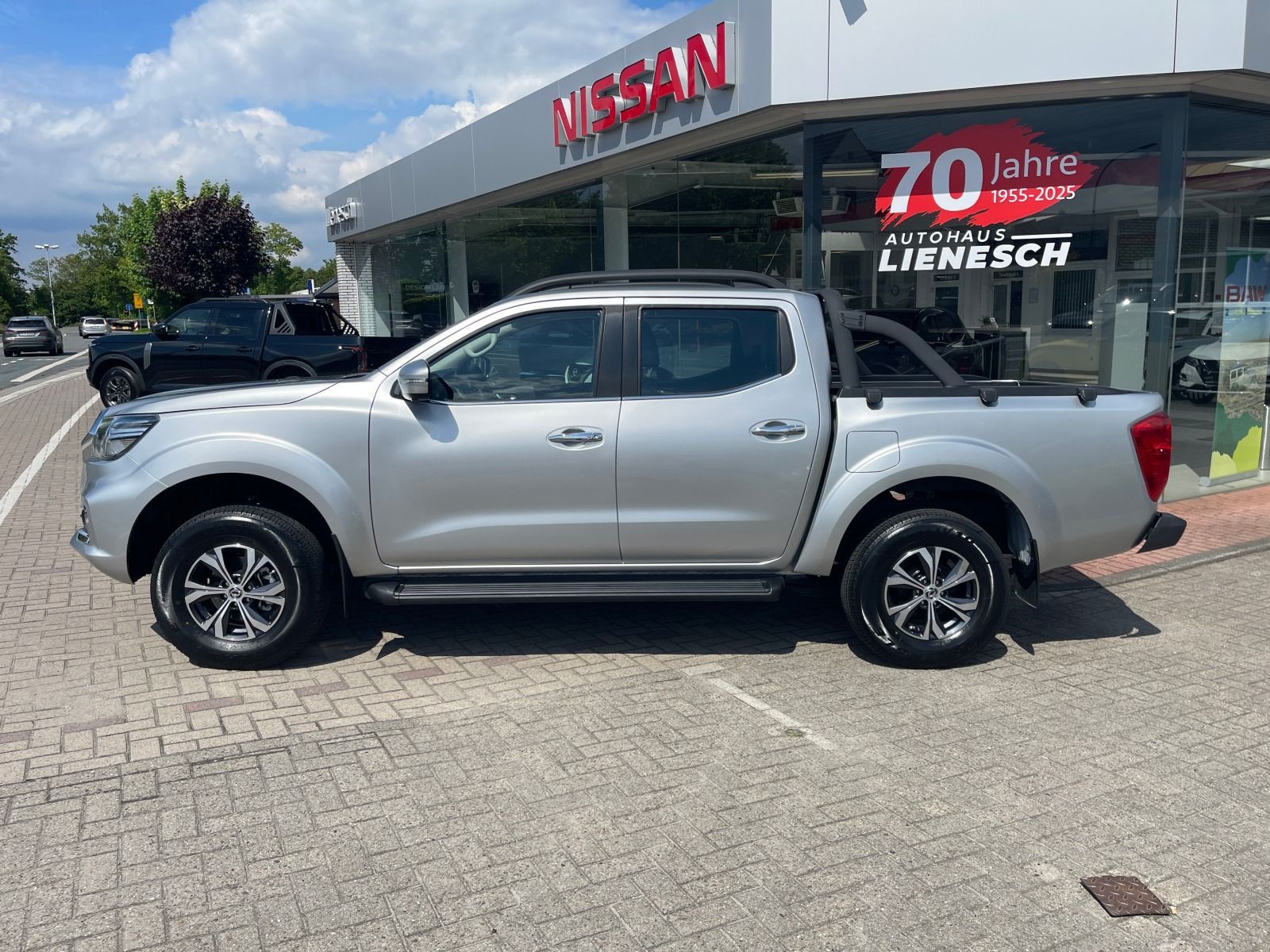 Fahrzeugabbildung DFSK DFM Navara 2.3 TDi 4x4 Automatik Doka Luxury Kam