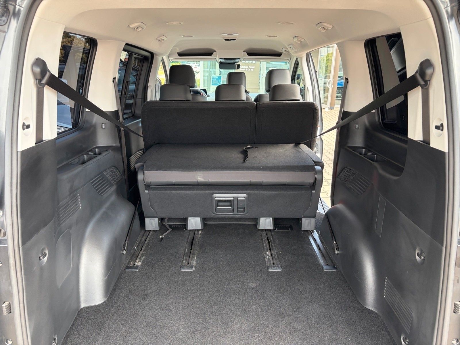 Hyundai Staria – Bild 10